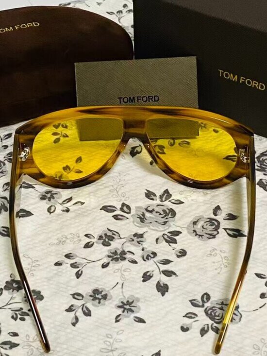 Tom Ford Oversized Shield Sunglasses in Amber Tortoise